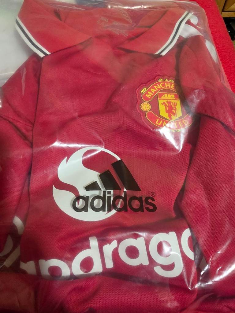 NEW Adidas Manchester United Football Shirt Red