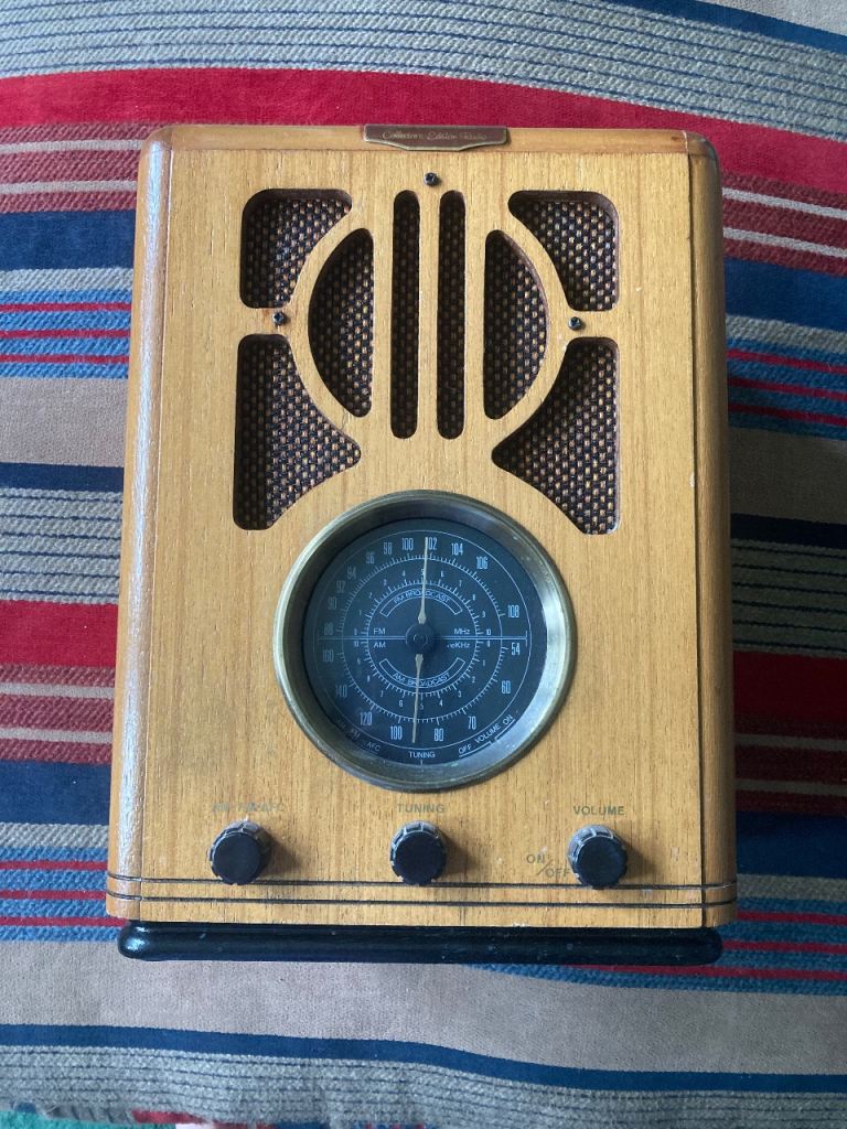 Retro Radio with lovely tone 