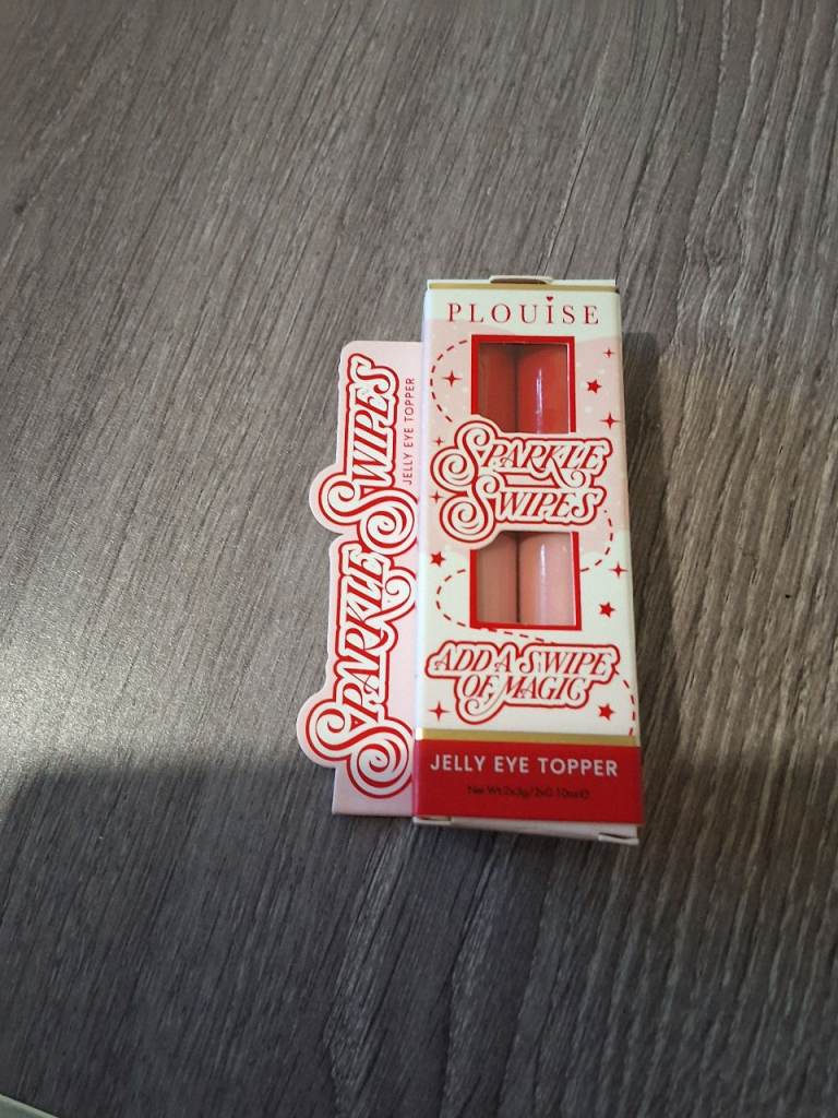 Plouise Sparkle Swipes Jelly Eye Topper.  £3.00