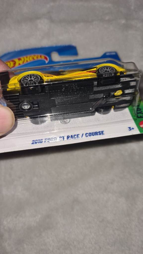 Hot wheels  treasure hunt 