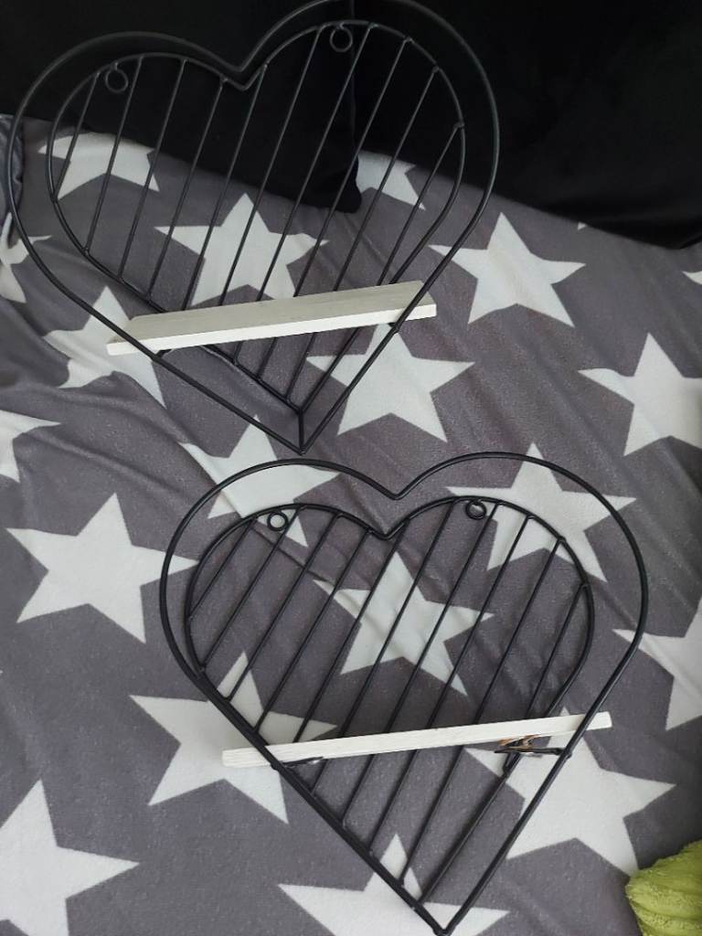 image for 2 Heart shaped wall shelves 
