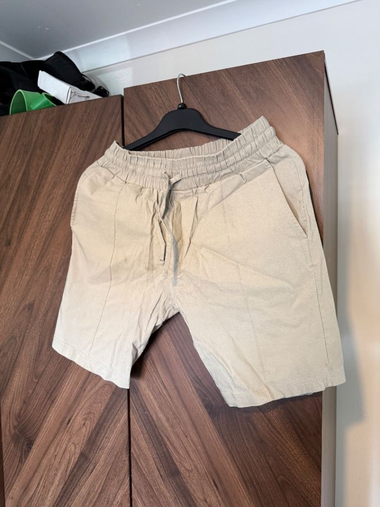 Comfortable Beige Cotton Mens Shorts ARNE – Good Condition