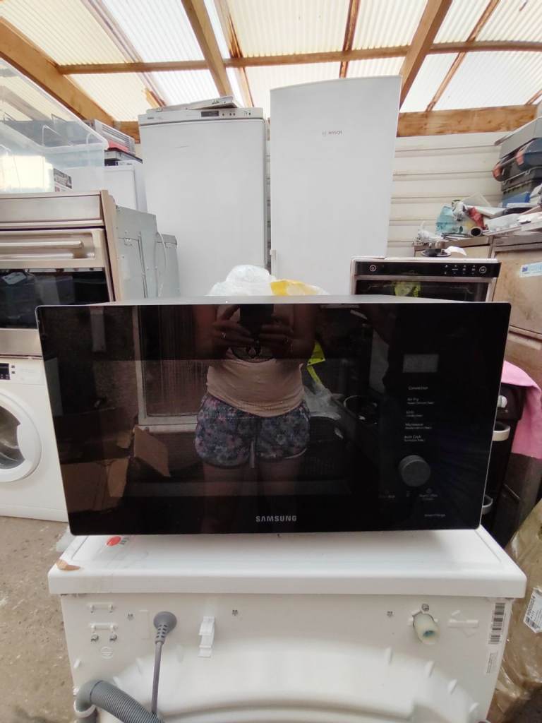 Samsung Combi smart microwave oven with air fry&steam, Brand new 