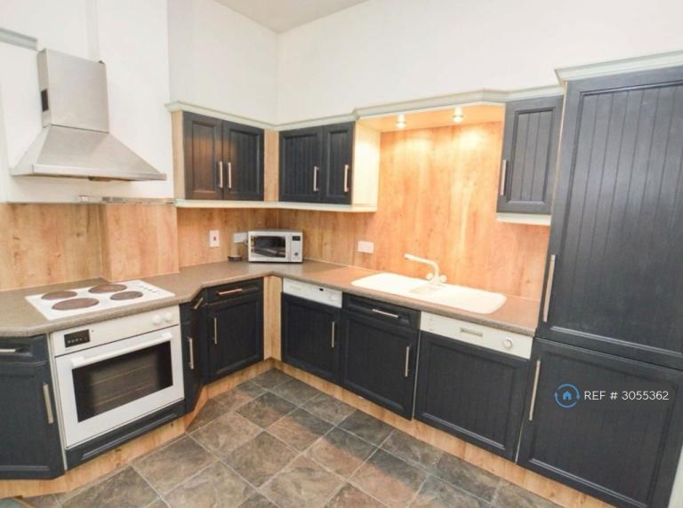 1 bedroom flat in Whitworth House, Manchester, M1 (1 bed) (#3055362)