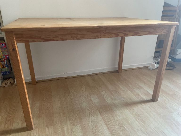 Solid Pine Dining Table – Good Condition