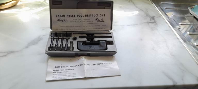 CHAIN CUTTER & RIVETING TOOL