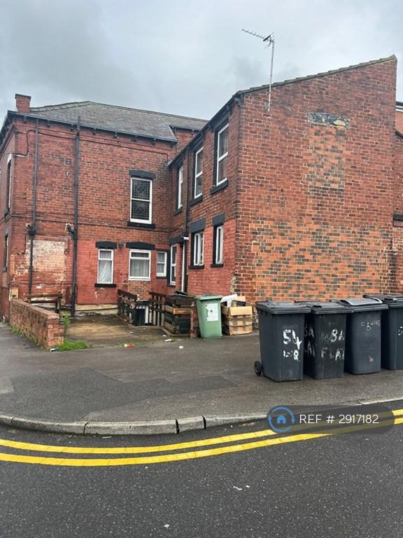 3 bedroom flat in Woodsley Road, Leeds, LS3 (3 bed) (#2917182)