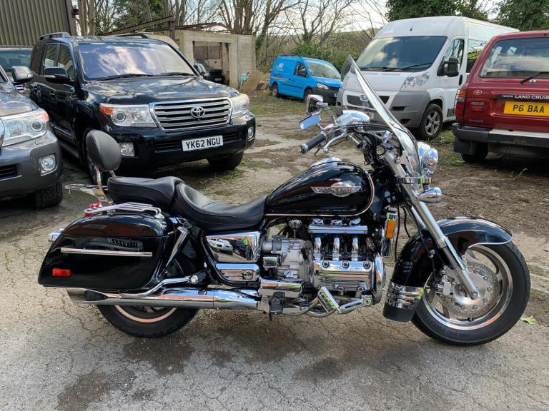 Honda FC6 GL1520 VALKYRIE TOURER WITH TOURING PACKAGE (CULT CLASSIC MOTORCYCLE)