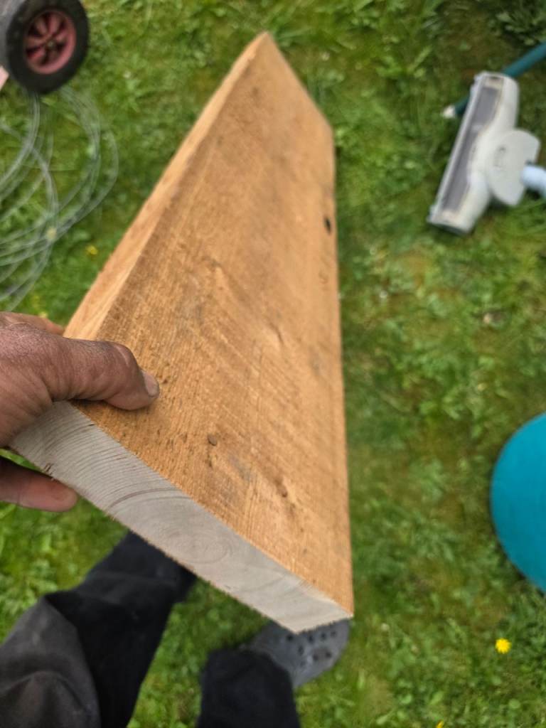 30xHeavy duty wood 9x2 /8ft long £15 