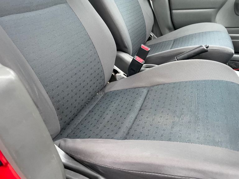 SUZUKI ALTO 1.1 GL 04 REG RED 5 DOOR GENUINE 40181 MILES MOT OCTOBER 9TH 2026 TAX £35 LOW INSURANCE