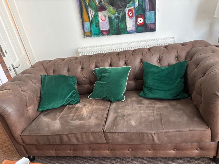 Brown suede Chesterfield Sofa – Fair Condition