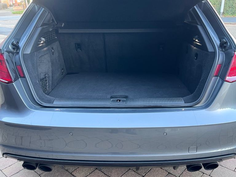 Audi s3 s Tronic - Audi service history + 2 keys