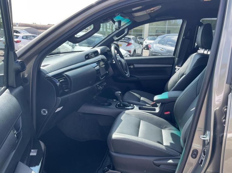 2025 Toyota Hilux Invincible X D/Cab Pick Up 2.8 D 48V Auto Double Cab Pick-up Diesel Automatic