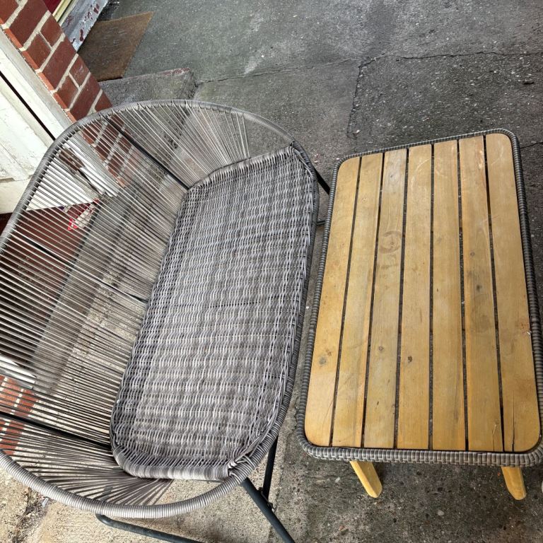 Outdoor table and chairs 