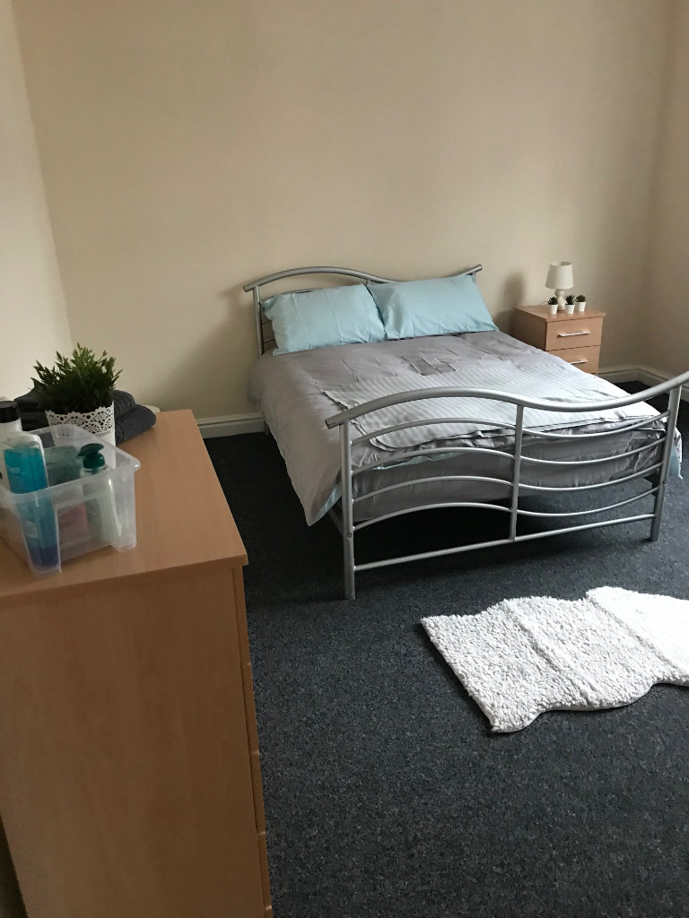 Supported Temporary Accommodation - Single & Double rooms Rent (Only pay Service Charge) Ref 143