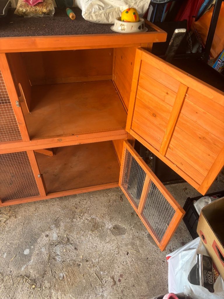 Rabbit hutch 