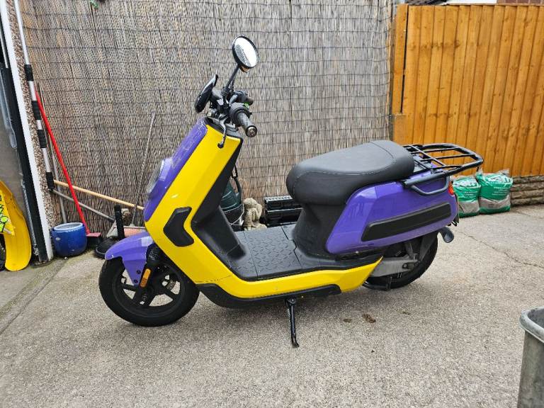  2021 NIU NQi GT PRO ELECTRIC SCOOTERS X 7 SPARES OR REPAIR 