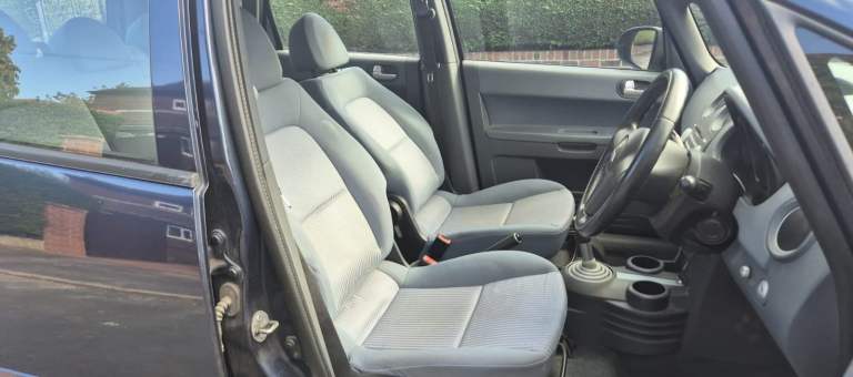 1 Prev owner. MOT 31/10/26. Well maintained. 2005/55 Mitsubishi Colt Equippe Diesel 1.5 DI-D 5 door