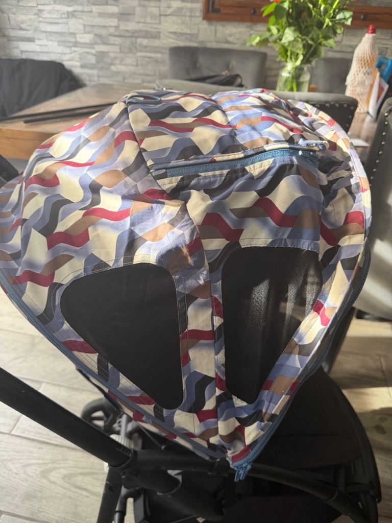 Beautiful Bugaboo bee5 breeze hood/canopy 