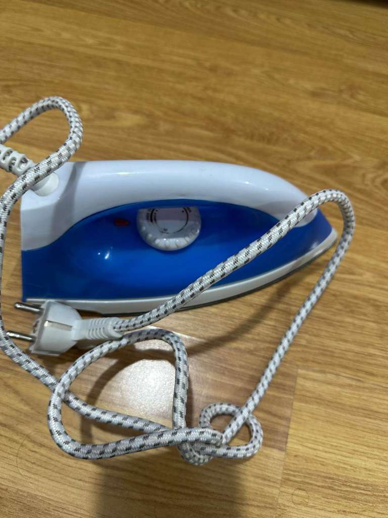 VIGC DEI-007 Electric Dry Iron – Blue and White