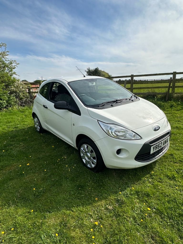 Ford, KA, Hatchback, 2012, Manual, 1242 (cc), 3 doors
