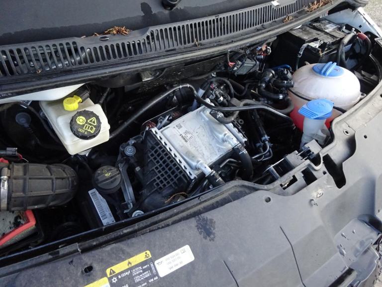 2024 74 REG VOLKSWAGEN TRANSPORTER T30 STARTLINE DIESEL VAN DAMAGED SALVAGE