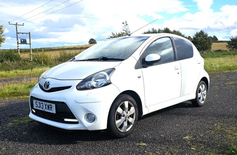 2013 TOYOTA AYGO 1.0 LITRE 5 DOOR HATCHBACK +++£20 PER YEAR ROAD TAX+++