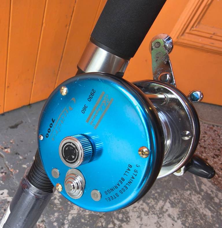 Shakespeare omni boat rod new with with a shakespeare quadra 7000 reel