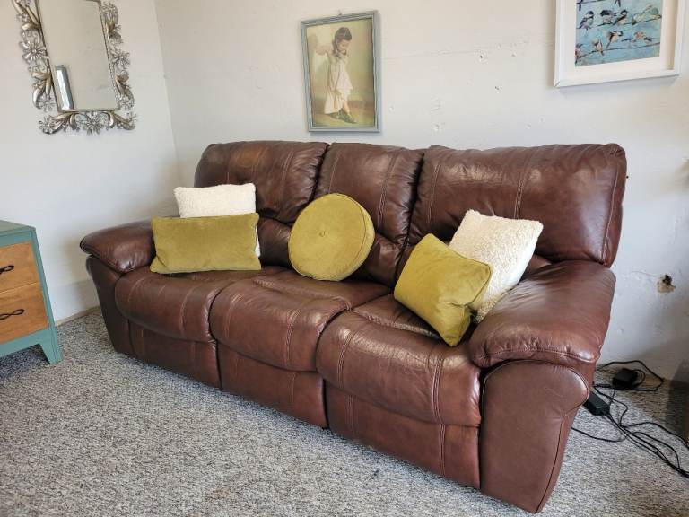 Harveys Genuine Brown Leather Electric Recliner 🚛 Delivery Available 