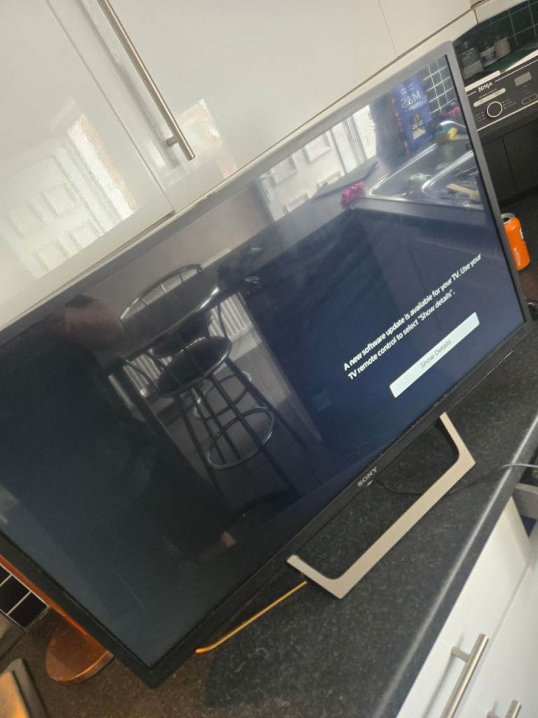 Sony Bravia Smart TV KDL-32WE613 – Good Condition