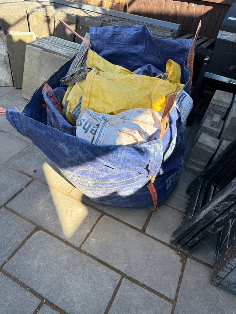 Used Builders Building Materials Tonne Sand, Hardcore, Stone Bags X 5 - LE18