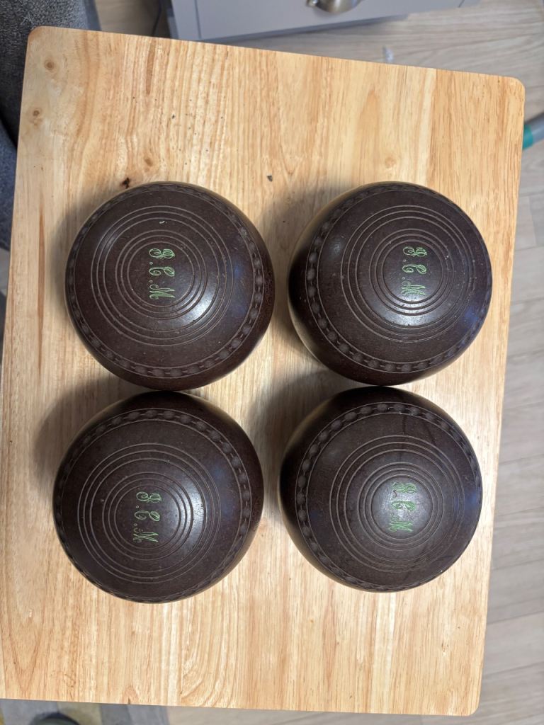 Lawn Bowls Henselite x 4
