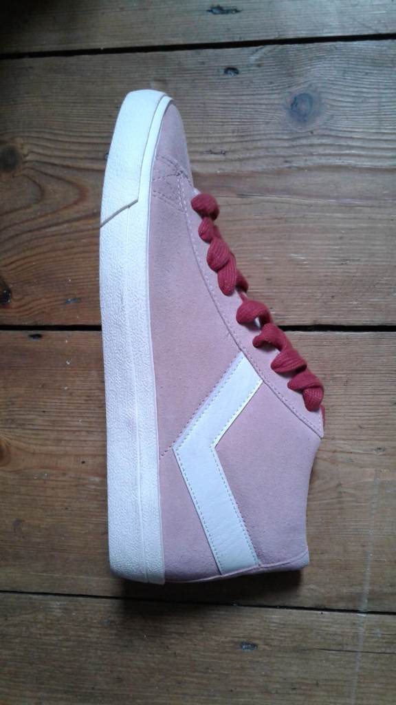 Very nice brand new Pony Trainers.