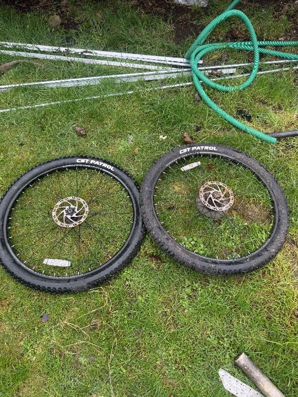 Pair 27.5 MTB Wheels with CST Patrol Tyres - Used, Disc Brakes