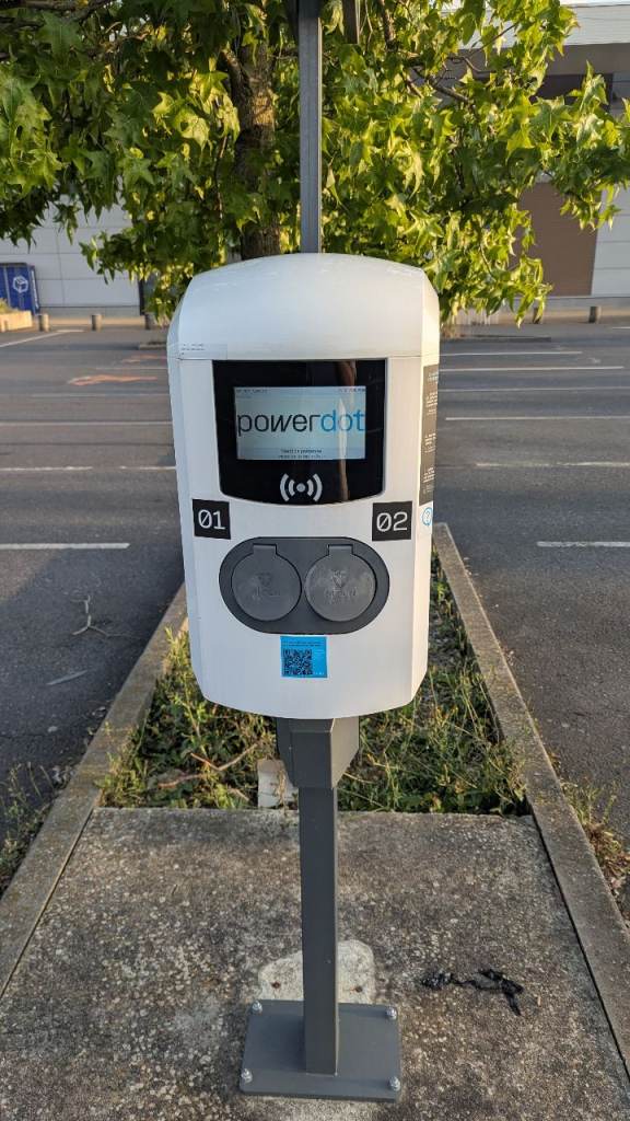 BNIB Alfen 1PH2FC Brand NEW dual socket charger RRP GBP2999