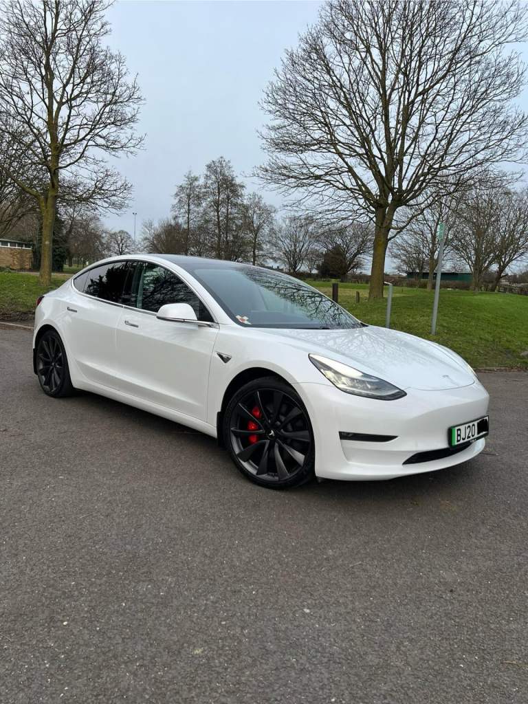 Tesla Model 3 Performance (NEW BATTERY)
