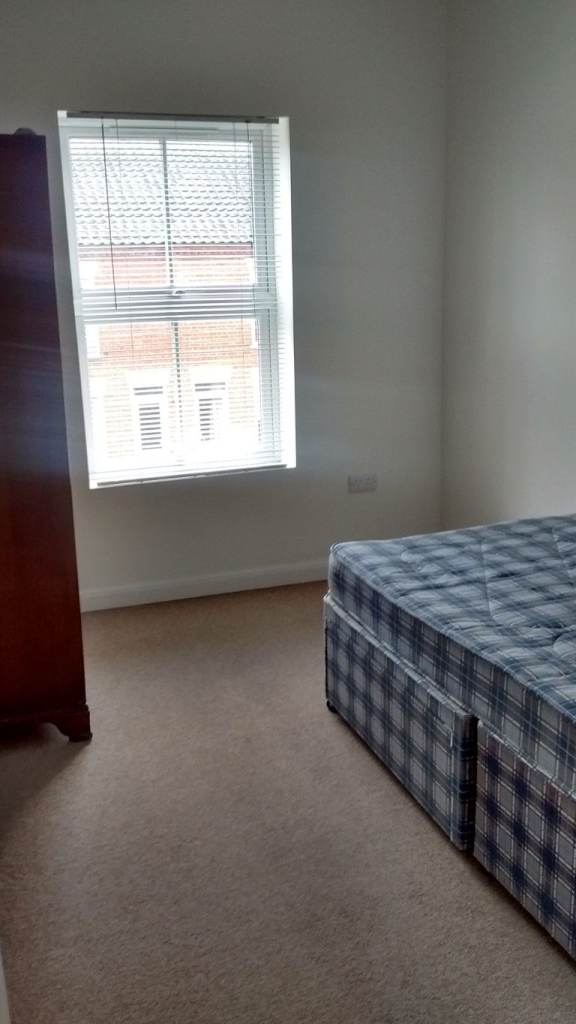 Double room in shared house, Golden Triangle / NR2