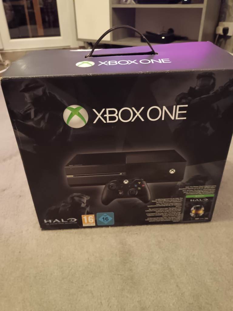 X box one halo special edition 