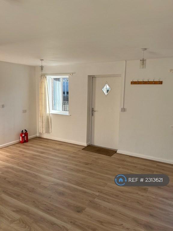 1 bedroom house in Bentham Stables, Purton, Swindon, SN5 (1 bed) (#2313621)