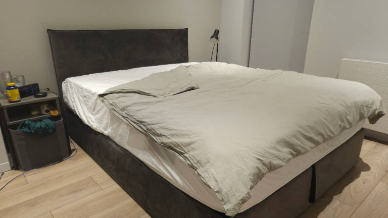 IKEA White Double Fitted Sheet – 100% Cotton – Almost New