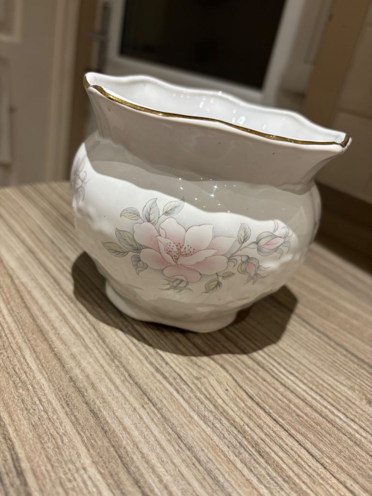 Mary leigh pottery floral plant pot