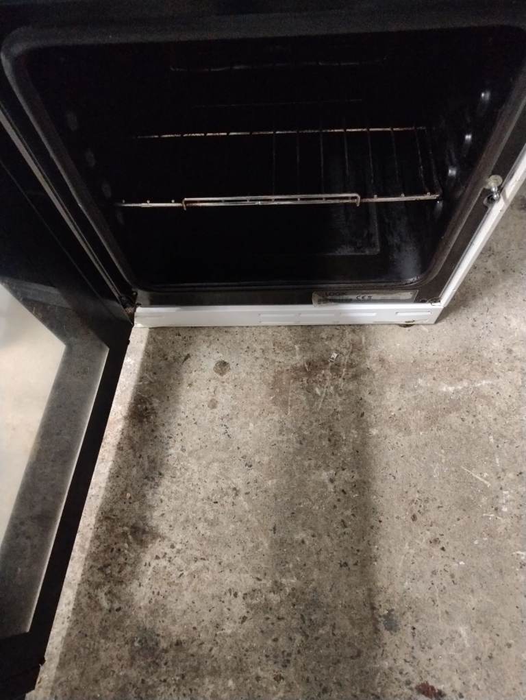 Electric cooker ceramic FREE DELIVERY 