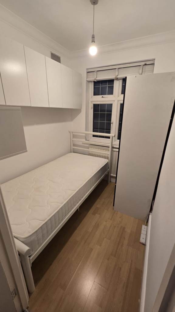 Newly Refurbished Room To Rent