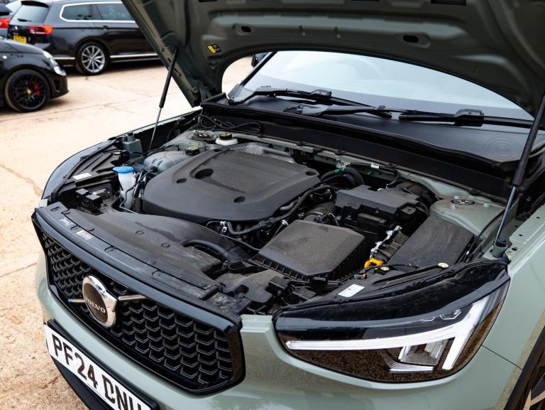 2024 Volvo XC40 2.0 B3 MHEV Plus DCT Auto Euro 6 (s/s) 5dr ESTATE Petrol/Electric Hybrid Automatic