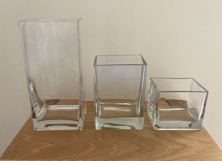 Set of 3 Clear Glass Vases Decorative Holders – As New