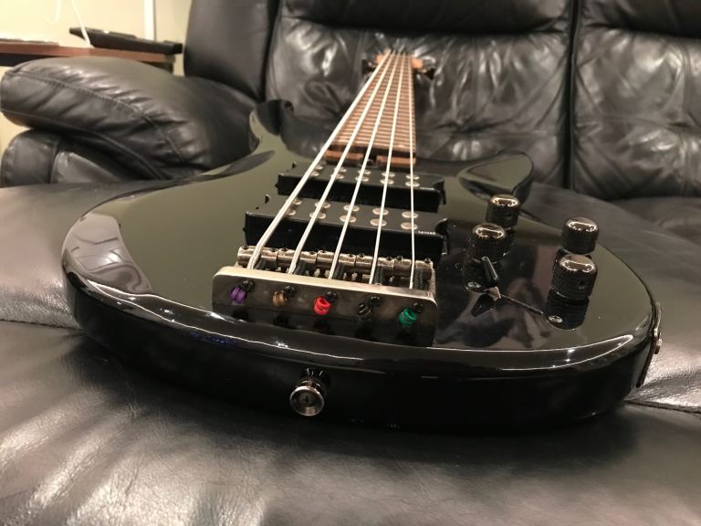 Yamaha TRBX305 5-String Bass Guitar,  Piano Black, sounds awesome 💪🎸