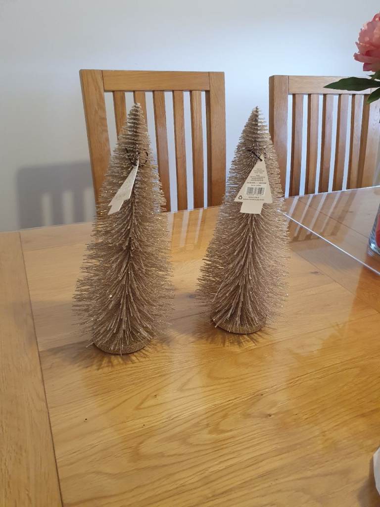 Christmas tree gold glitter on 