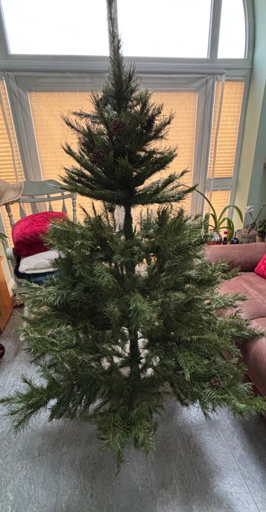 6 ft Christmas tree with lights