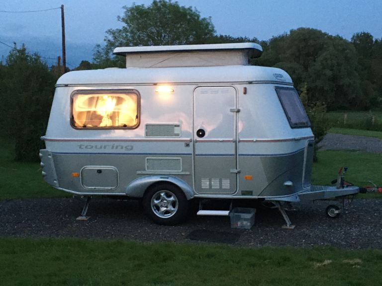 Eriba Familia 320 GT Touring (2005)