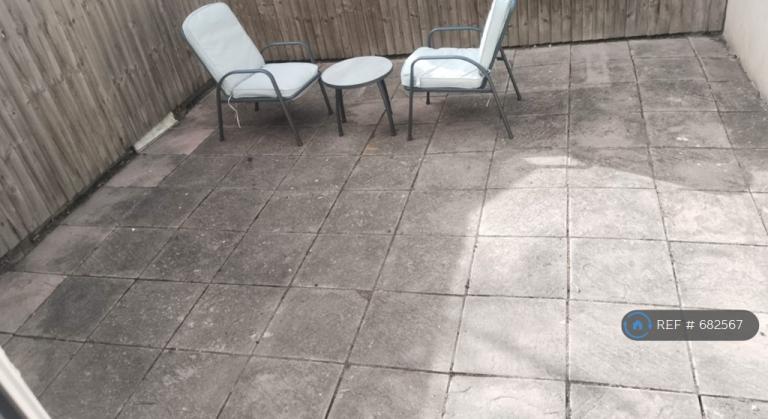1 bedroom in Ingledew Road, London, SE18 (#682567)